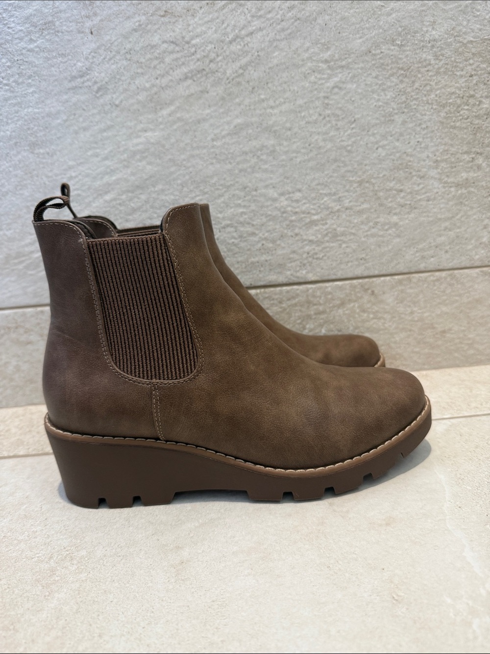 Women's Chelsea Wedge Ankle Boot in Brown